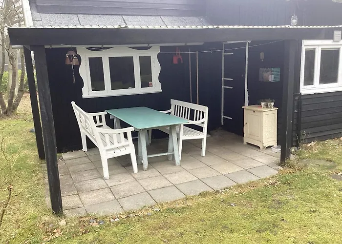 5 Person In Vaeggerlose *